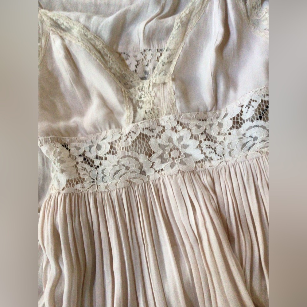 Rare find Blush dress by forever 21, size Small - Picture 4 of 11